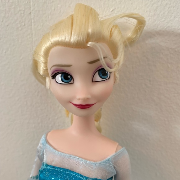 DISNEY PRINCESS FROZEN 1 CLASSIC ELSA DOLL - Picture 3 of 8